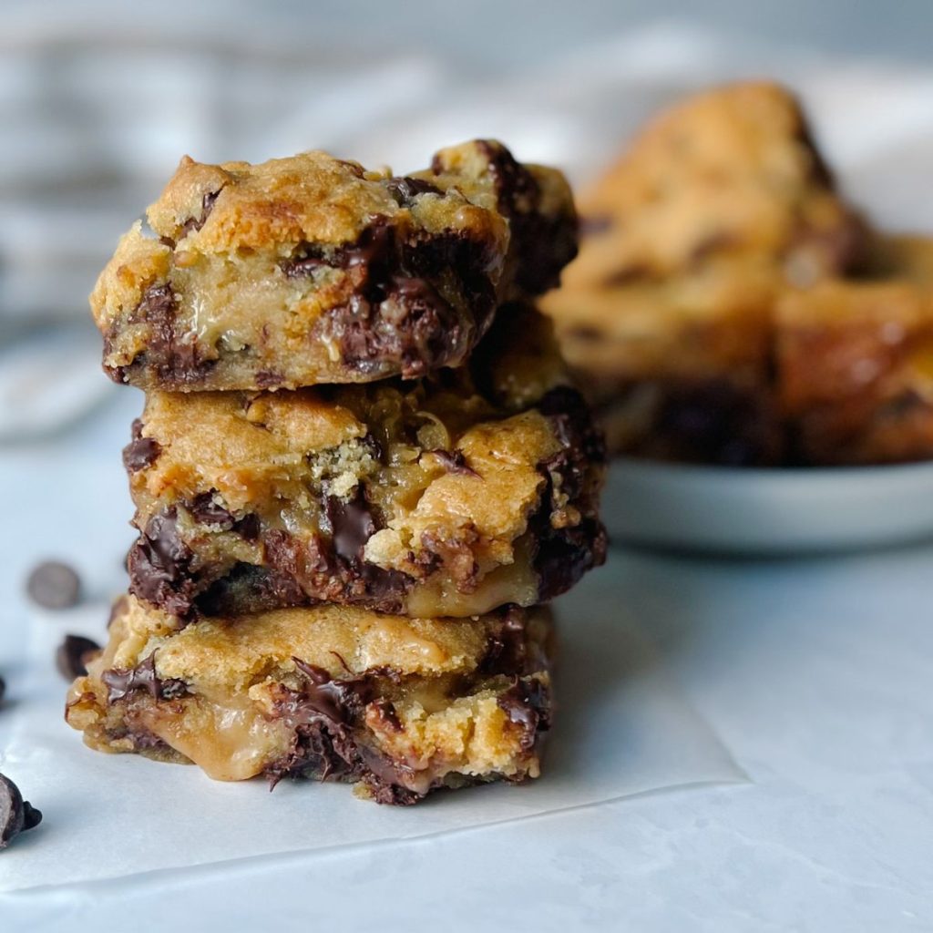 caramel chocolate chip bars